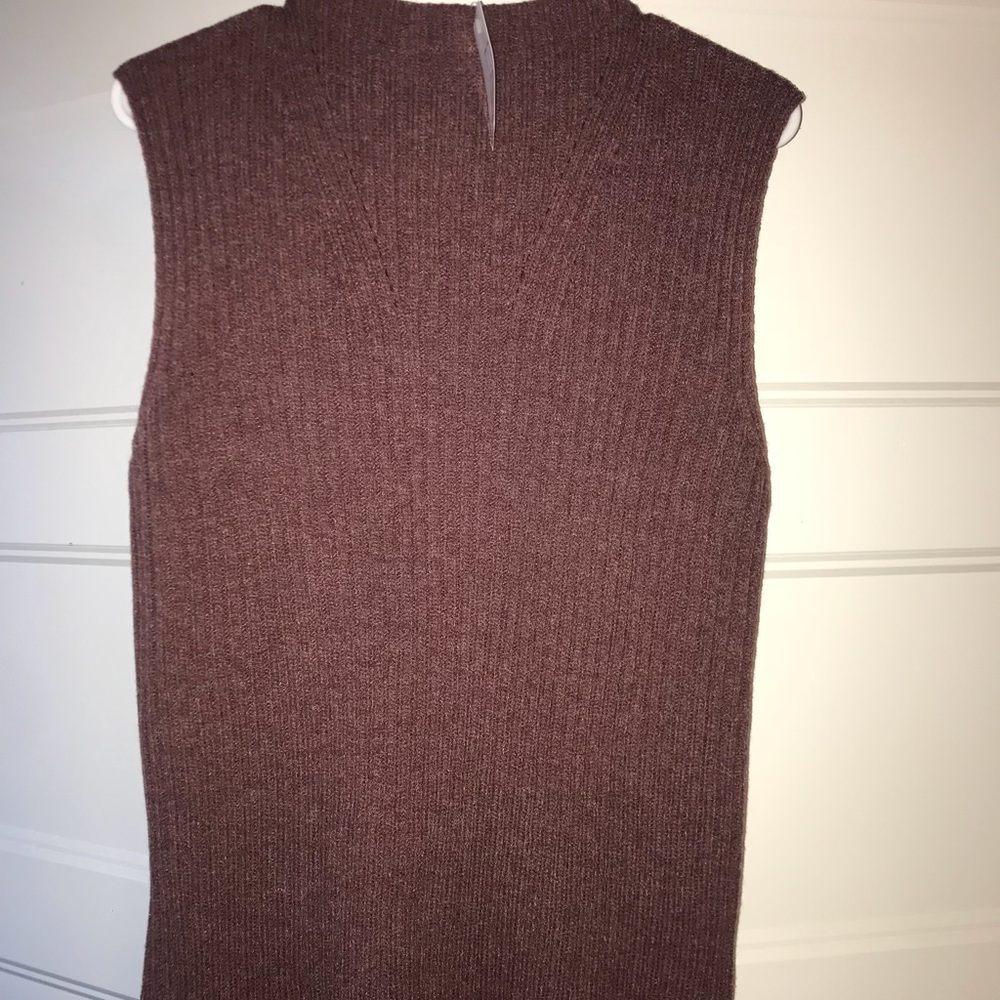 MAK maroon sleeveless sweater